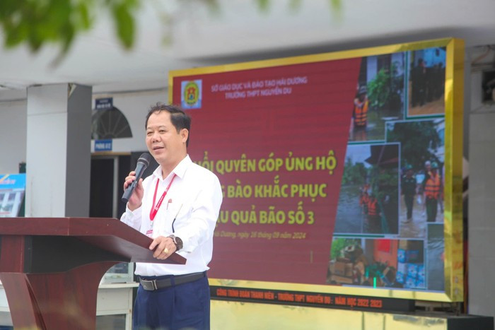 Thầy Nguyễn Chí Dương, Hiệu trưởng Trường trung học phổ thông Nguyễn Du (thành phố Hải Dương, tỉnh Hải Dương). (Ảnh website nhà trường) 13188d3f993f24617d2e-8301.jpg