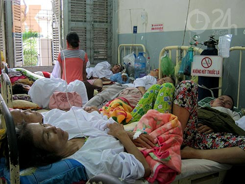 Trẻ lóc nhóc chữa bệnh dưới… gầm giường, Tin tức trong ngày, Benh vien qua tai, qua tai benh vien, benh nhan nam chen chuc, Bo truong Bo Y te, nang cao chat luong benh vien, suc khoe, bao