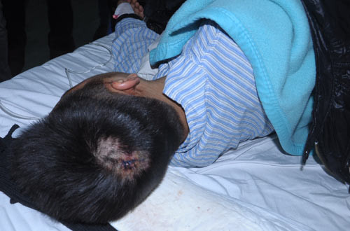 Cơ quan điều tra xác định nhóm nam thanh niên tham gia hành hung là học sinh trong trường. Cơ quan điều tra xác định nhóm nam thanh niên tham gia hành hung là học sinh trong trường.