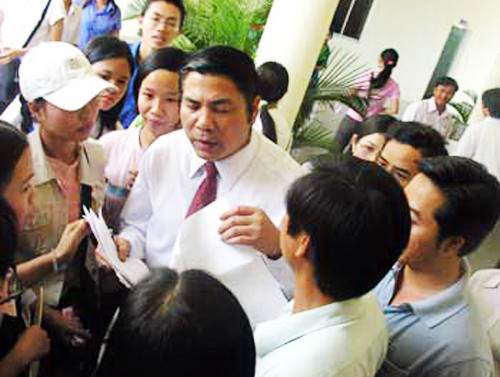 và gặp gỡ các cán bộ trẻ của Đà Nẵng - Ảnh: HC và gặp gỡ các cán bộ trẻ của Đà Nẵng - Ảnh: HC