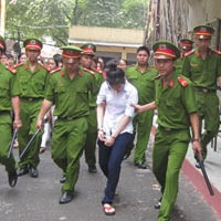 Trần Thị Mỹ Ngân đã khép lại tương lai của mình ở độ tuổi quá nhỏ.