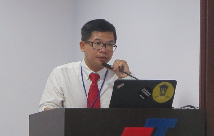 Bác sĩ Triết và các chuyên gia cho rằng, nguồn nhân lực khám và điều trị cho người bị bệnh tự kỷ ở nước ta còn rất mỏng và yếu - Ảnh: T.A Bác sĩ Triết và các chuyên gia cho rằng, nguồn nhân lực khám và điều trị cho người bị bệnh tự kỷ ở nước ta còn rất mỏng và yếu - Ảnh: T.A