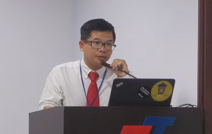 Bác sĩ Triết và các chuyên gia cho rằng, nguồn nhân lực khám và điều trị cho người bị bệnh tự kỷ ở nước ta còn rất mỏng và yếu - Ảnh: T.A