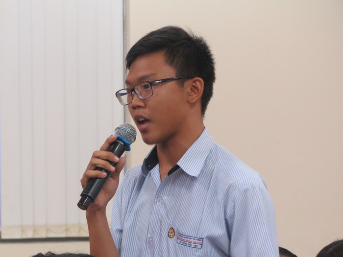 Có những thông tin trên mạng xã hội không đúng sự thật, xuyên tạc làm học sinh không thích - ảnh: T.A Có những thông tin trên mạng xã hội không đúng sự thật, xuyên tạc làm học sinh không thích - ảnh: T.A