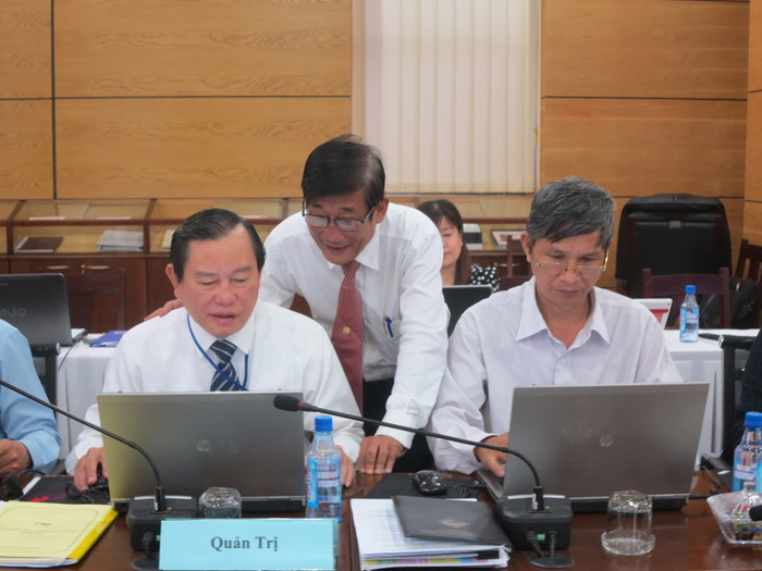 Ông Nguyễn Tiến Đạt khuyên các học sinh rằng, nếu không đậu lấp 10 công lập thì hãy mạnh dạn lựa chọn học nghề hoặc học trung cấp - Ảnh: T.A Ông Nguyễn Tiến Đạt khuyên các học sinh rằng, nếu không đậu lấp 10 công lập thì hãy mạnh dạn lựa chọn học nghề hoặc học trung cấp - Ảnh: T.A