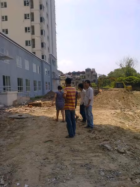 Khách hàng băn khoăn vì đã đóng tiền mua nhà nhưng chủ đầu tư không biết mình là ai.