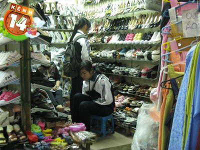 Giày dép cũng không ngoại lệ Giày dép cũng không ngoại lệ