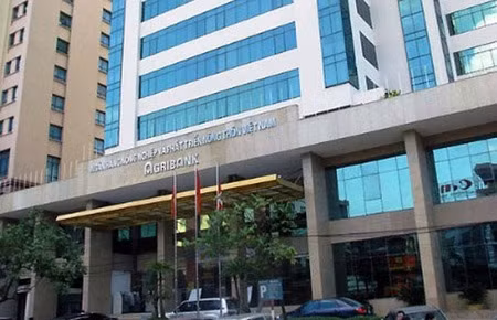 Bảng xếp hạng cạnh tranh: “Người làm NH, biết báo cáo này chỉ cười" ảnh 4 Vì sao Agribank