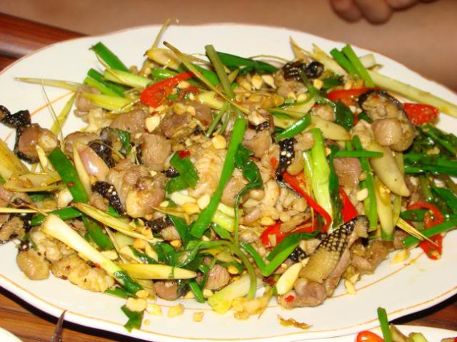 Thịt kỳ đà thường xuyên xuất hiện trên các bàn nhậu Thịt kỳ đà thường xuyên xuất hiện trên các bàn nhậu