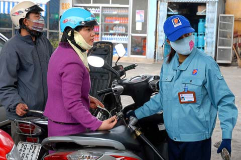 Giá xăng chính thức tăng lên 23 nghìn đồng/lít