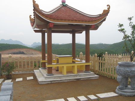 Nhà chòi ở những khuôn viên mộ có diện tích từ 200m2 Nhà chòi ở những khuôn viên mộ có diện tích từ 200m2