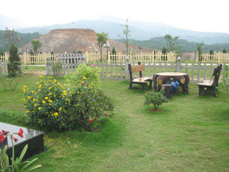 Bàn ghế cho người thân nghỉ chân Bàn ghế cho người thân nghỉ chân