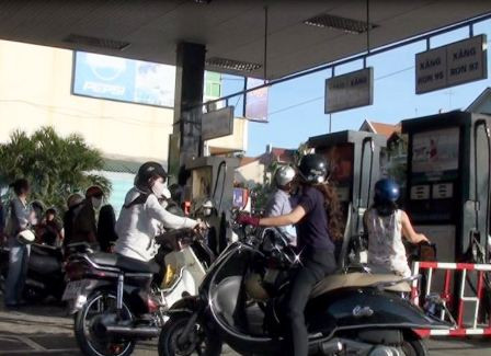 Chiều 7/3, ai cũng bất ngờ trước quyết định tăng giá xăng dầu, giới vận tải là “hoảng” nhất