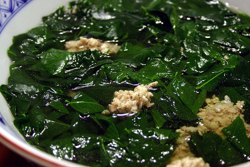 Món ăn chủ yếu chế từ rau ngót là canh thịt băm, rau ngót