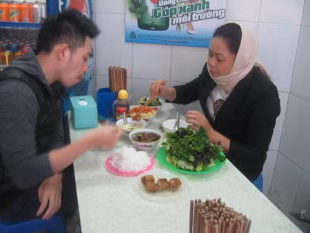 "Đệ nhất bún chả" Hà thành làm say lòng thực khách ảnh 1