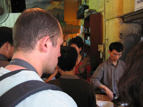 Khách Tây cũng không ngoại lệ Khách Tây cũng không ngoại lệ