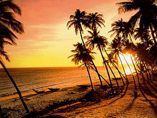 Hoàng hôn trên biển Phan Thiết.