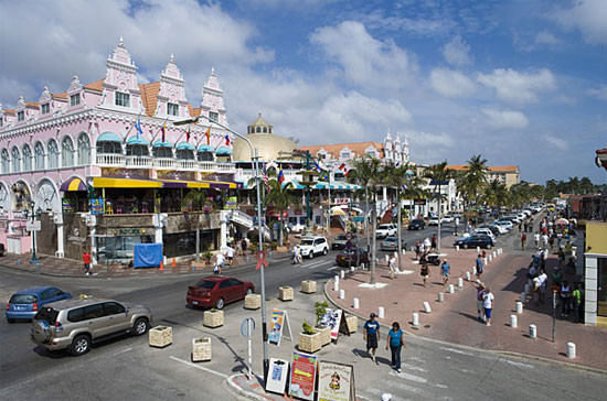 1.Aruba:Thuế suất thuế thu nhập cá nhân cao nhất: 58,95% Thu nhập bình quân năm 2010: Không rõ. Aruba, một vùng lãnh thổ của Hà Lan, là nơi có thuế suất thuế thu nhập cá nhân cao nhất thế giới. Đây cũng là nơi duy nhất ở châu Mỹ có tên trong danh sách này. 1.Aruba:Thuế suất thuế thu nhập cá nhân cao nhất: 58,95% Thu nhập bình quân năm 2010: Không rõ. Aruba, một vùng lãnh thổ của Hà Lan, là nơi có thuế suất thuế thu nhập cá nhân cao nhất thế giới. Đây cũng là nơi duy nhất ở châu Mỹ có tên trong danh sách này.