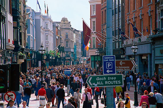 10. Ireland: Thuế suất thuế thu nhậtp cá nhân cao nhất: 48%. Thu nhập bình quân năm 2010: 50.400 USD 10. Ireland: Thuế suất thuế thu nhậtp cá nhân cao nhất: 48%. Thu nhập bình quân năm 2010: 50.400 USD