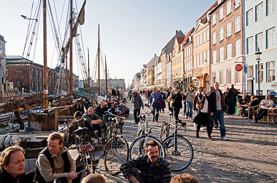 3.Đan Mạch:Thuế suất thuế thu nhập cá nhân cao nhất: 55,4% Thu nhập bình quân năm 2010: 64.000 USD. Mức thuế cao nhất của Đan Mạch đánh vào thu nhập chịu thuế từ 76.000 USD trở lên. 3.Đan Mạch:Thuế suất thuế thu nhập cá nhân cao nhất: 55,4% Thu nhập bình quân năm 2010: 64.000 USD. Mức thuế cao nhất của Đan Mạch đánh vào thu nhập chịu thuế từ 76.000 USD trở lên.