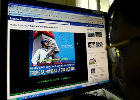 Với 31%, tỷ lệ sử dụng internet của Việt Nam vẫn còn thấp hơn nhiều so với các nước châu Á khác như Malaysia (55%) và Đài Loan (72%). Tuy nhiên, con số này đang ngày càng gia tăng. Số thuê bao băng thông rộng ở Việt Nam đã tăng lên từ 0,5 triệu thuê bao năm 2006 lên 3,8 triệu thuê bao vào năm 2010. Cũng trong năm 2010, số thuê bao sử dụng mạng 3G của Việt Nam đạt 7,7 triệu. Với 31%, tỷ lệ sử dụng internet của Việt Nam vẫn còn thấp hơn nhiều so với các nước châu Á khác như Malaysia (55%) và Đài Loan (72%). Tuy nhiên, con số này đang ngày càng gia tăng. Số thuê bao băng thông rộng ở Việt Nam đã tăng lên từ 0,5 triệu thuê bao năm 2006 lên 3,8 triệu thuê bao vào năm 2010. Cũng trong năm 2010, số thuê bao sử dụng mạng 3G của Việt Nam đạt 7,7 triệu.