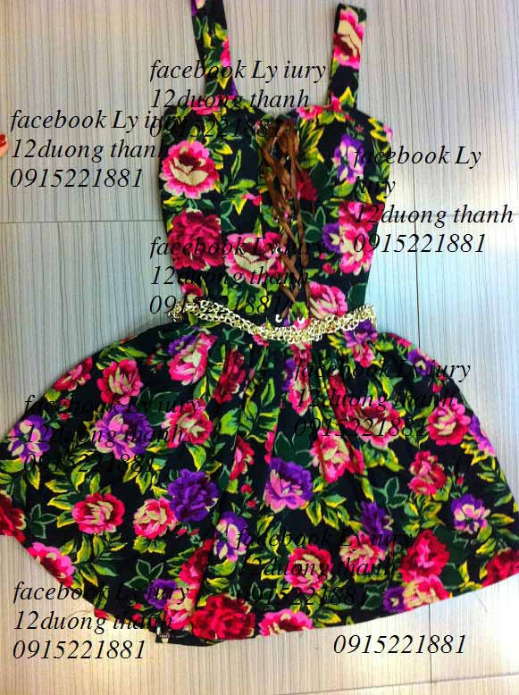 Mẫu váy voan được giới thiệu của ca sĩ, người mẫu Hồ Ngọc Hà cũng chỉ rao với giá 200 nghìn đồng