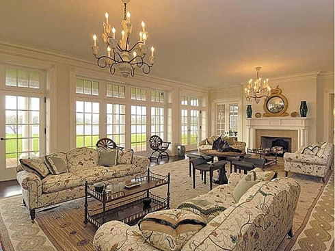 Phòng khách sang trọng với màu sắc trang nhã, lịch sự.