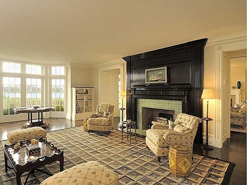 Lò sưởi trong phòng khách