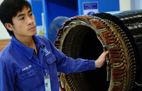 Lợi tức dân số hay còn gọi là lợi tức nhân khẩu học là những ích lợi kinh tế có được nhờ biến đổi dân số. Từ năm 2005 đến 2010, lực lượng lao động trẻ gia tăng cùng với sự chuyển dịch nhanh chóng khỏi nông nghiệp đã đóng góp gần 70% tăng trưởng của Việt Nam. Khoảng 30% còn lại có được là nhờ năng suất lao động được cải thiện. Lợi tức dân số hay còn gọi là lợi tức nhân khẩu học là những ích lợi kinh tế có được nhờ biến đổi dân số. Từ năm 2005 đến 2010, lực lượng lao động trẻ gia tăng cùng với sự chuyển dịch nhanh chóng khỏi nông nghiệp đã đóng góp gần 70% tăng trưởng của Việt Nam. Khoảng 30% còn lại có được là nhờ năng suất lao động được cải thiện.