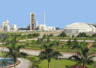 6. Vinaconex: Theo báo cáo tài chính quý II và 6 tháng đầu năm của Tổng công ty cổ phần Xuất nhập khẩu và Xây dựng Việt Nam (Vinaconex - mã VCG), đơn vị đang vay và nợ các ngân hàng hơn 1.112 tỷ đồng. Trong đó, nợ ngắn hạn khoảng 400 tỷ, còn nợ dài hạn đến hạn trả khoảng 712 tỷ đồng. 6. Vinaconex: Theo báo cáo tài chính quý II và 6 tháng đầu năm của Tổng công ty cổ phần Xuất nhập khẩu và Xây dựng Việt Nam (Vinaconex - mã VCG), đơn vị đang vay và nợ các ngân hàng hơn 1.112 tỷ đồng. Trong đó, nợ ngắn hạn khoảng 400 tỷ, còn nợ dài hạn đến hạn trả khoảng 712 tỷ đồng.