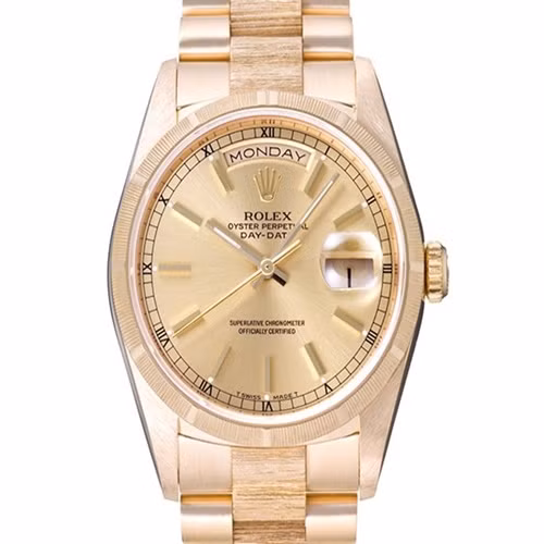 Rolex Day and Date là chiếc đồng hồ tự động chạy ngày giờ, được làm từ những chất liệu cao cấp và đắt tiền như kim cương, đá quý, vàng, bạc, platium… Với kiểu dáng đơn giản nhưng thanh lịch, sang trọng, Day and Date được rất nhiều xì ta yêu thích. Một chiếc Day and Date có giá khoảng từ 24.000-45.000 USD (khoảng 480 triệu đồng đến 900 triệu đồng).