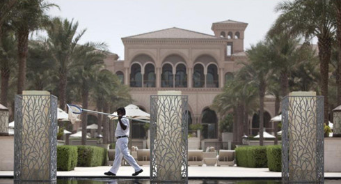 Hiện nay, hầu như tất cả những nhà điều hành khách sạn lớn nhất thế giới đều hiện diện tại Dubai. Trong ảnh là khách sạn One & Only Palm Hotel nằm trên quần đảo Cây Cọ. Hiện nay, hầu như tất cả những nhà điều hành khách sạn lớn nhất thế giới đều hiện diện tại Dubai. Trong ảnh là khách sạn One & Only Palm Hotel nằm trên quần đảo Cây Cọ.