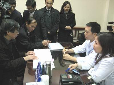 Sai phạm về nguồn gốc thuốc cũng như giấy phép hành nghề được Sở Y tế Hà Nội kiểm tra tại phòng khám Đông y Trường Giang, tiền thân của phòng khám Việt Hải tại đường Giải Phóng, Hà Nội Sai phạm về nguồn gốc thuốc cũng như giấy phép hành nghề được Sở Y tế Hà Nội kiểm tra tại phòng khám Đông y Trường Giang, tiền thân của phòng khám Việt Hải tại đường Giải Phóng, Hà Nội