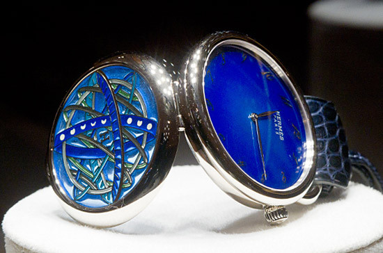 Sản phẩm được chế tác bằng kỹ thuật thủ công truyền thống của hãng Hermes có giá khoảng 271.000 USD