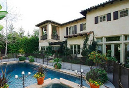 Bể bơi ngoài trời Bể bơi ngoài trời