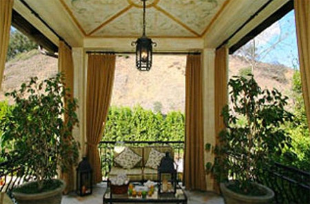 Sảnh vui chơi, hóng mát Sảnh vui chơi, hóng mát