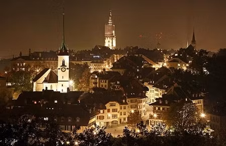 Bern, Thụy Sĩ - trung tâm của những thương hiệu đồng hồ nổi tiếng cũng không kém phần đắt đỏ khi giá một bữa ăn trưa là 28,80 USD 1kg gạo: 4,70 USD Bern, Thụy Sĩ - trung tâm của những thương hiệu đồng hồ nổi tiếng cũng không kém phần đắt đỏ khi giá một bữa ăn trưa là 28,80 USD 1kg gạo: 4,70 USD