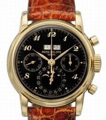 Sky Moon Tourbillon Ref. 5002 - Giá 1,2 triệu USD. Đây thực ra là phiên bản chị em với Sky Moon Tourbillon 5002P, nhưng sự khác nhau lại nằm ở chất liệu vàng dùng trên mẫu đồng hồ này - có thể là vàng “vàng” (yellow gold), vàng “trắng” (white gold) và vàng “hồng” (rose gold). Sky Moon Tourbillon Ref. 5002 - Giá 1,2 triệu USD. Đây thực ra là phiên bản chị em với Sky Moon Tourbillon 5002P, nhưng sự khác nhau lại nằm ở chất liệu vàng dùng trên mẫu đồng hồ này - có thể là vàng “vàng” (yellow gold), vàng “trắng” (white gold) và vàng “hồng” (rose gold).