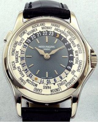 Platinum World Time - Giá 4 triệu USD. Mẫu đồng hồ này thu hút cả thế giới khi nó được mang ra đấu giá năm 2002 và trở thành cỗ máy thời gian đắt nhất ngay tại thời điểm đó. Những chi tiết xa xỉ của Platinum World Time nằm ở dây đeo da đặc biệt, phần chassis bạch kim và 24 múi giờ. Platinum World Time - Giá 4 triệu USD. Mẫu đồng hồ này thu hút cả thế giới khi nó được mang ra đấu giá năm 2002 và trở thành cỗ máy thời gian đắt nhất ngay tại thời điểm đó. Những chi tiết xa xỉ của Platinum World Time nằm ở dây đeo da đặc biệt, phần chassis bạch kim và 24 múi giờ.