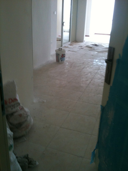 Căn hộ của chị Vân vẫn còn đang sửa chữa, khoảng hai tháng nữa mới có thể hoàn thiện Căn hộ của chị Vân vẫn còn đang sửa chữa, khoảng hai tháng nữa mới có thể hoàn thiện