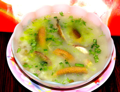 Cháo đậu xanh với thịt rắn hổ đất là món bồi bổ của những gia đình phú hộ ở miền Tây. Cháo đậu xanh với thịt rắn hổ đất là món bồi bổ của những gia đình phú hộ ở miền Tây.