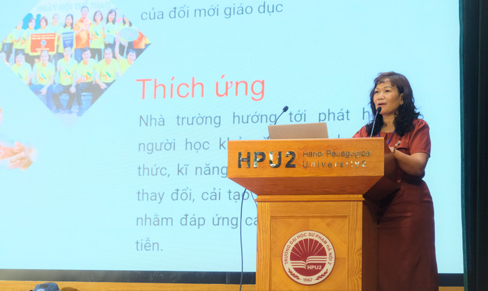 Tiến sĩ Trịnh Thị Xim trình bày báo cáo. gdvn_13.JPG