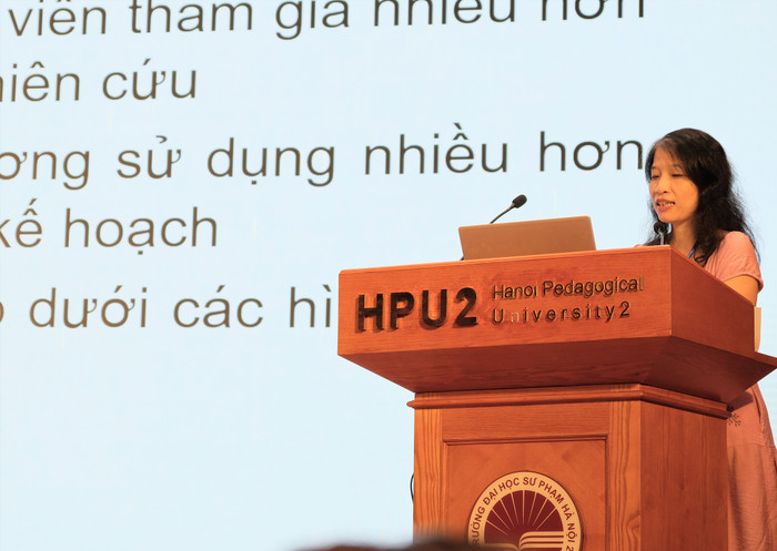 Phó Giáo sư, Tiến sĩ Bùi Thị Lâm trình bày báo cáo. gdvn_7.JPG