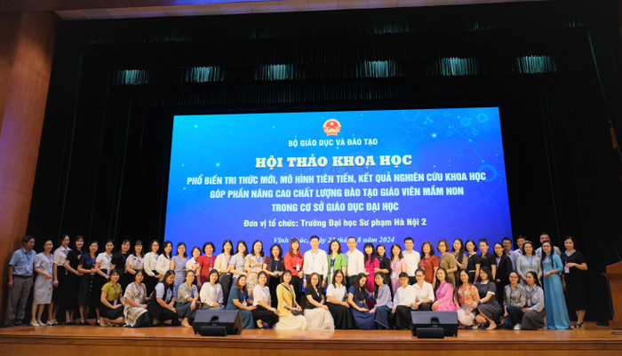 Các đại biểu tham dự hội thảo khoa học “Phổ biến tri thức mới, mô hình tiên tiến kết quả nghiên cứu khoa học góp phần nâng cao chất lượng đào tạo giáo viên mầm non trong cơ sở giáo dục đại học”. GDVN_9.JPG