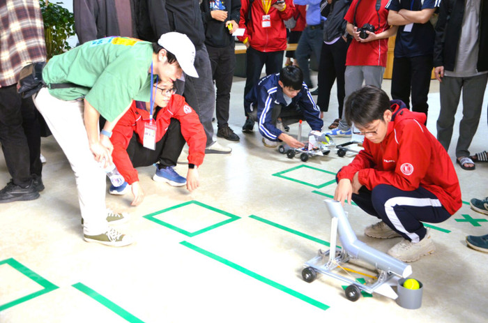 Sinh viên Trường Cơ khí, Đại học Bách khoa Hà Nội tham gia chương trình trao đổi nghiên cứu, hợp tác triển khai dự án với Học viện Công nghệ Shibaura. Ảnh: website nhà trường DSC_1335-1536x1017.jpg