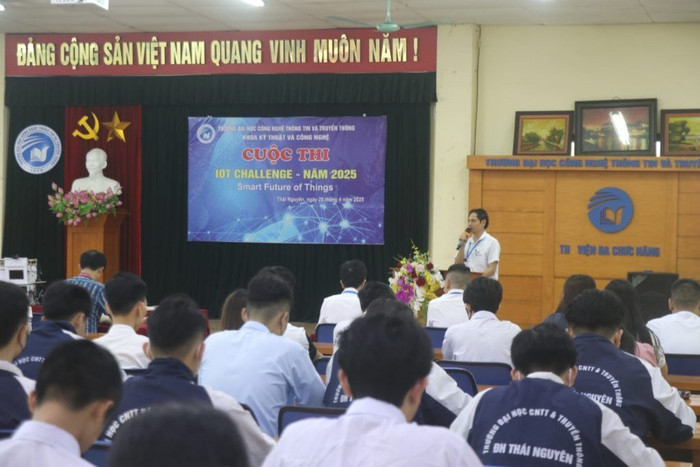 Trường Đại học Công nghệ thông tin và Truyền thông, Đại học Thái Nguyên thường xuyên tổ chức các cuộc thi sáng tạo công nghệ để khơi dậy tinh thần đổi mới sáng tạo trong sinh viên. Ảnh: website nhà trường. IMG_2210-1024x683.jpg