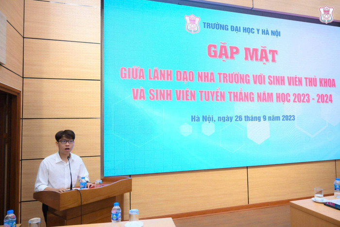 Mạnh Khôi được tuyển thẳng vào Trường Đại học Y Hà Nội, bắt đầu hành trình tiếp nối truyền thống gia đình. (Ảnh: NVCC) z6301236777593_4c339de31aa924a5ad1176bfbd973c31.jpg