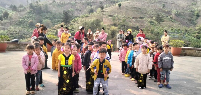 70% giáo viên Trường Mầm non Ánh Sao (huyện Yên Châu, tỉnh Sơn La) đã đủ điều kiện đóng bảo hiểm từ 20 năm trở lên. (Ảnh:NVCC) 335149441_870926120646874_3491773990944807031_n.jpg