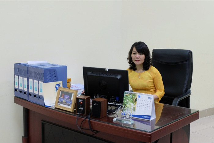 Thạc sĩ Nguyễn Ánh Hồng, Phó Giám đốc Trung tâm Thông tin - Thư viện, Trường Đại học Sư phạm Hà Nội. (Ảnh: NVCC) 156221396_253959126393040_1105534438902996068_n.jpg