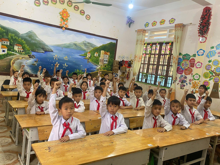 Học sinh Trường Phổ thông dân tộc bán trú Tiểu học và Trung học cơ sở Nậm Dạng (huyện Văn Bàn, tỉnh Lào Cai). Ảnh: website nhà trường 485199210_627635590129031_8931973570292985821_n.jpg